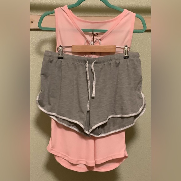 Two piece PJ' XL

00403 - Picture 2 of 6